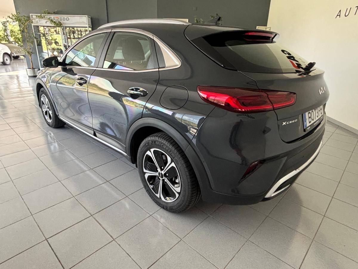 kia-xceed-2024-hibrido-a-gasolina-1580cc