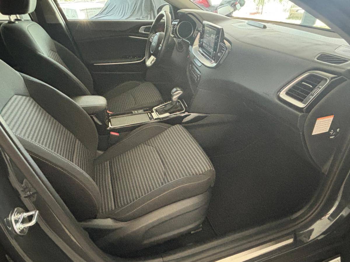 kia-xceed-2024-hibrido-a-gasolina-1580cc