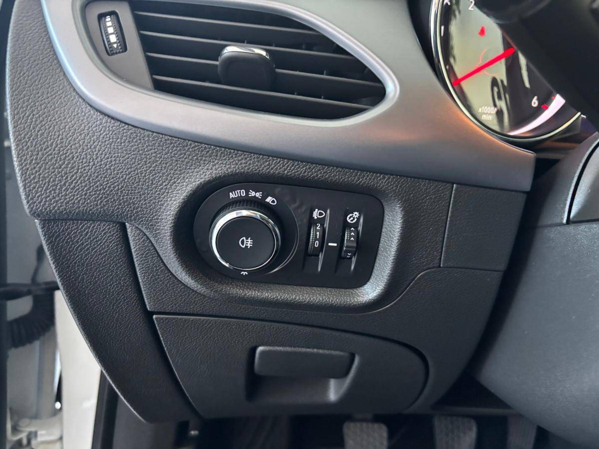 opel-astra-2019-diesel-1598cc
