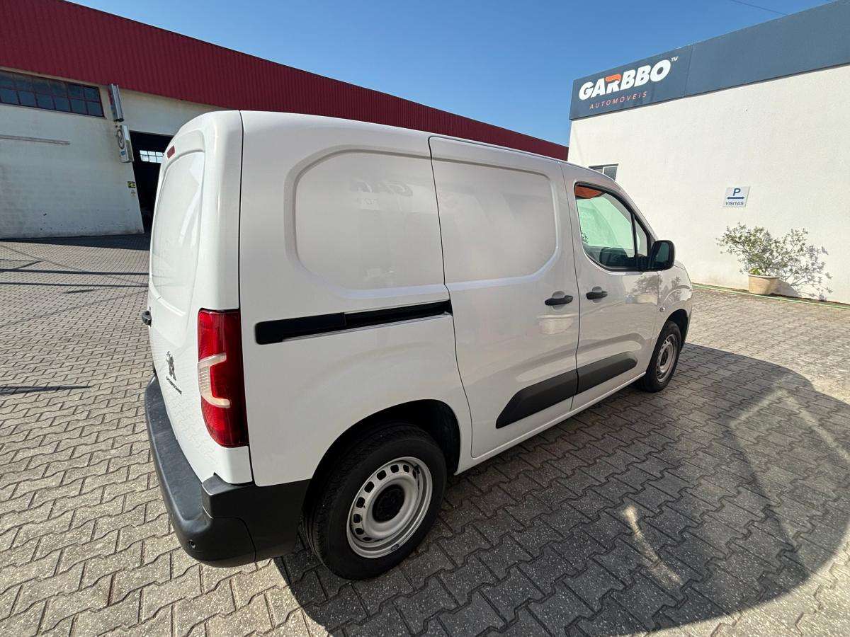 peugeot-partner-2023-diesel-1499cc