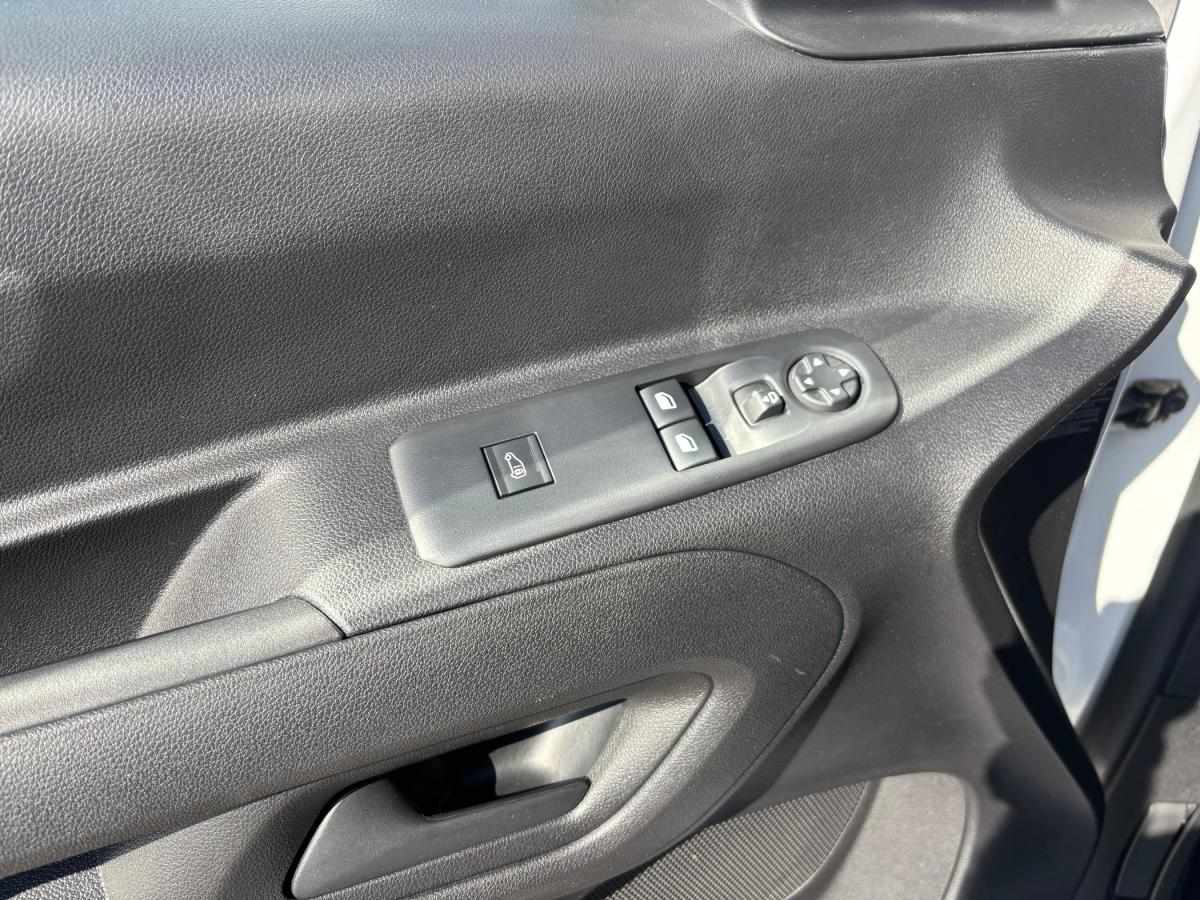 peugeot-partner-2023-diesel-1499cc