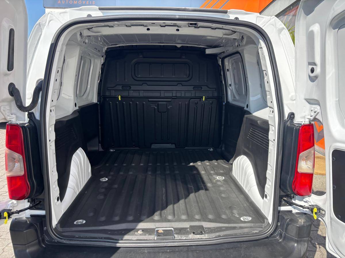 peugeot-partner-2023-diesel-1499cc