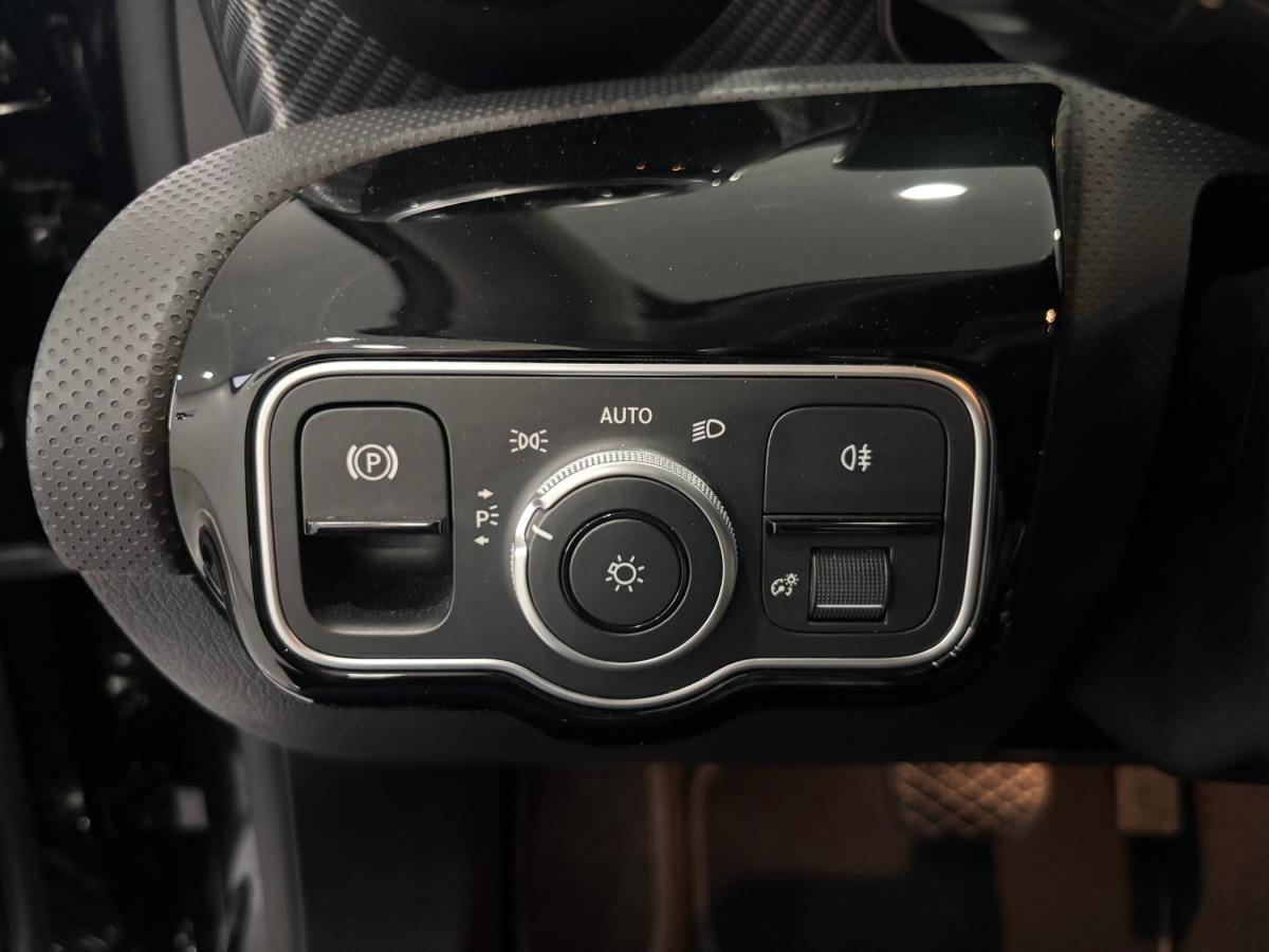 mercedes-benz-classe-a-2023-hibrido-a-gasolina-1332cc