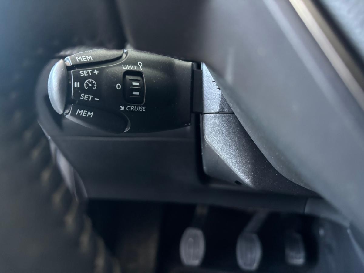 peugeot-208-2023-diesel-1499cc