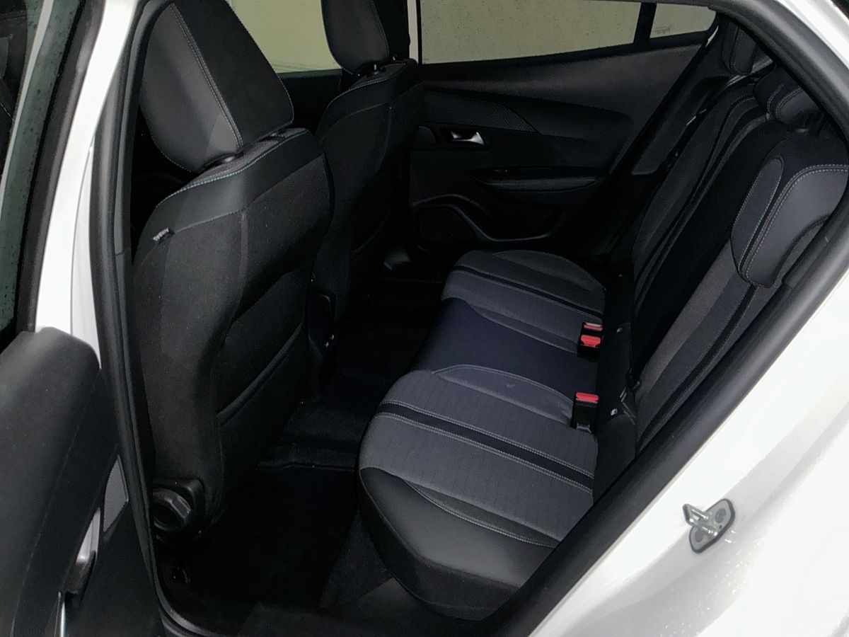 peugeot-2008-1-2-puretech-2023-gasolina-1199cc