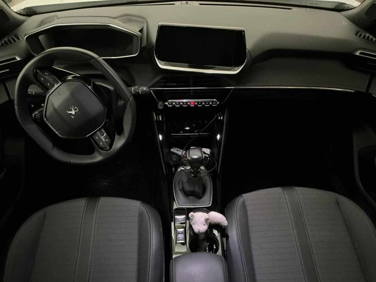peugeot-2008-1-2-puretech-2023-gasolina-1199cc