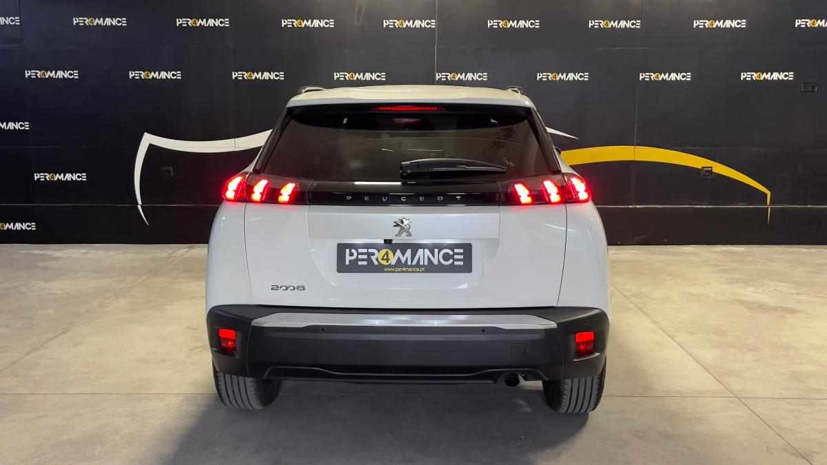 peugeot-2008-1-2-puretech-2023-gasolina-1199cc