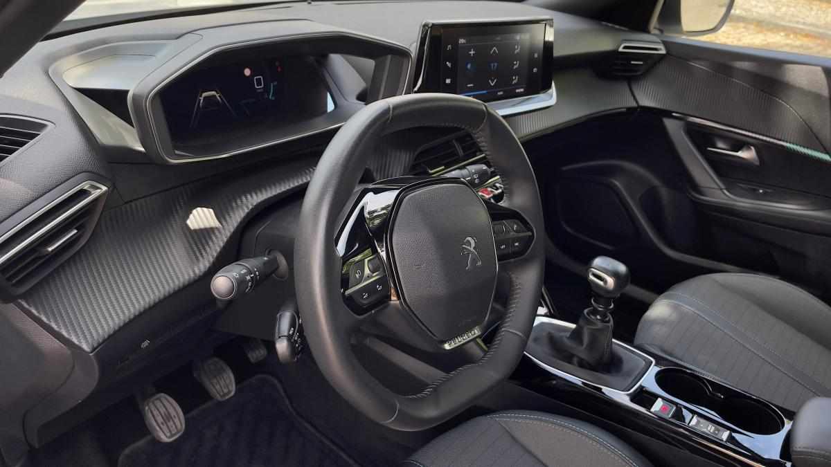 peugeot-2008-1-2-puretech-2023-gasolina-1199cc