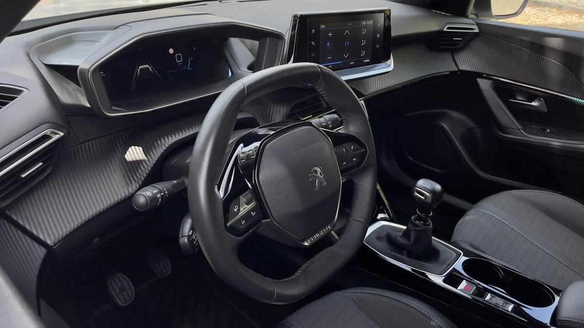 peugeot-2008-1-2-puretech-2023-gasolina-1199cc