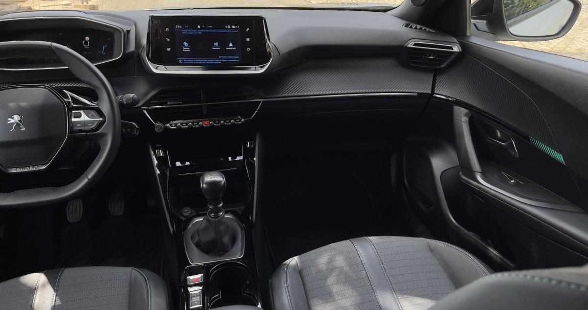 peugeot-2008-1-2-puretech-2023-gasolina-1199cc