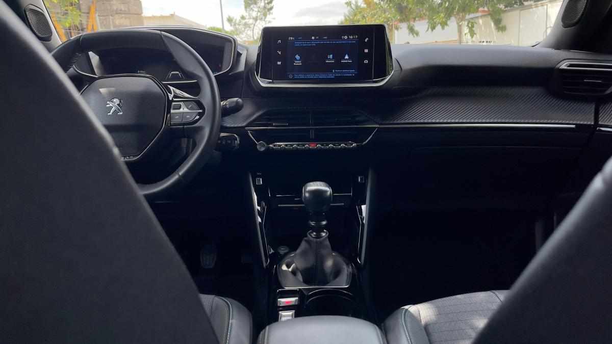 peugeot-2008-1-2-puretech-2023-gasolina-1199cc