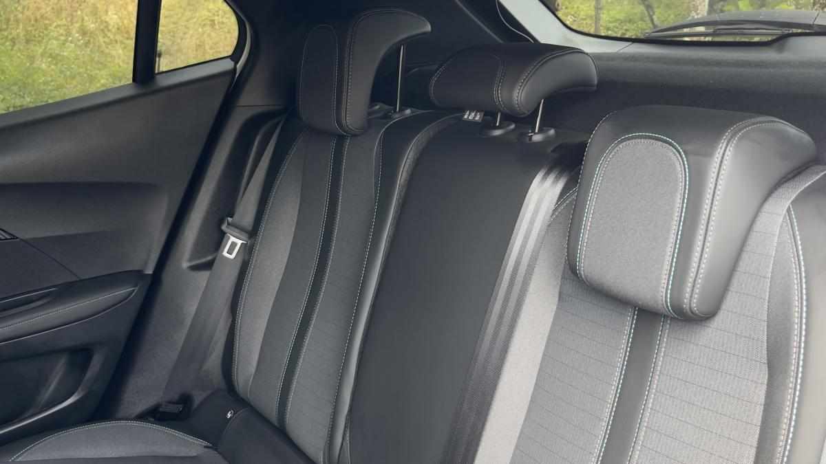 peugeot-2008-1-2-puretech-2023-gasolina-1199cc
