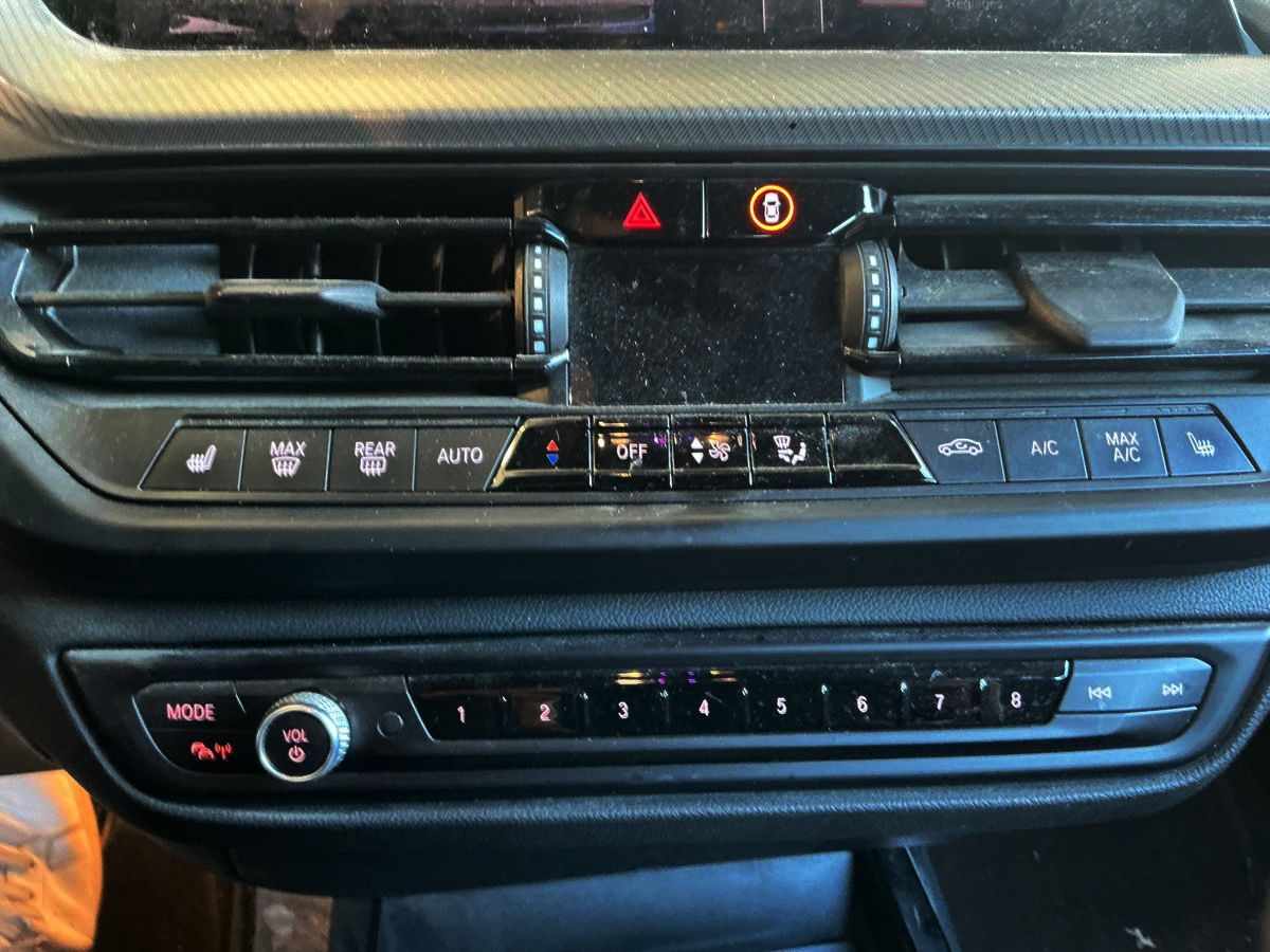 bmw-serie-1-118d-2021-diesel-1995cc