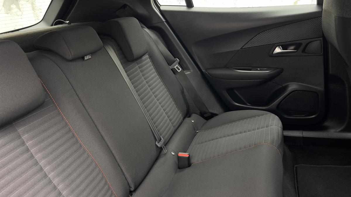peugeot-2008-1-2-puretech-2022-gasolina-1199cc