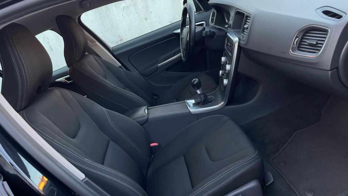 volvo-v60-d2-1-6-2015-diesel-1560cc