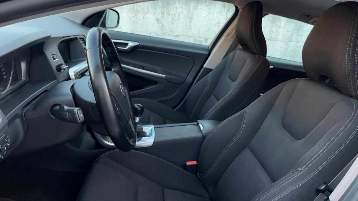 volvo-v60-d2-1-6-2015-diesel-1560cc
