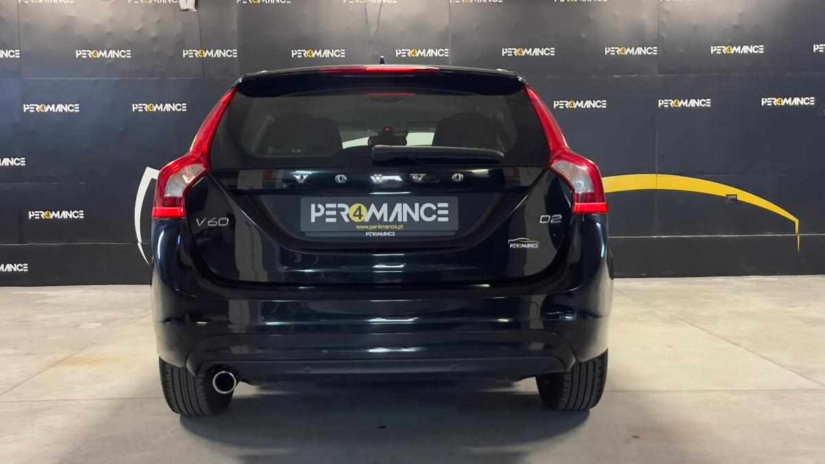 volvo-v60-d2-1-6-2015-diesel-1560cc