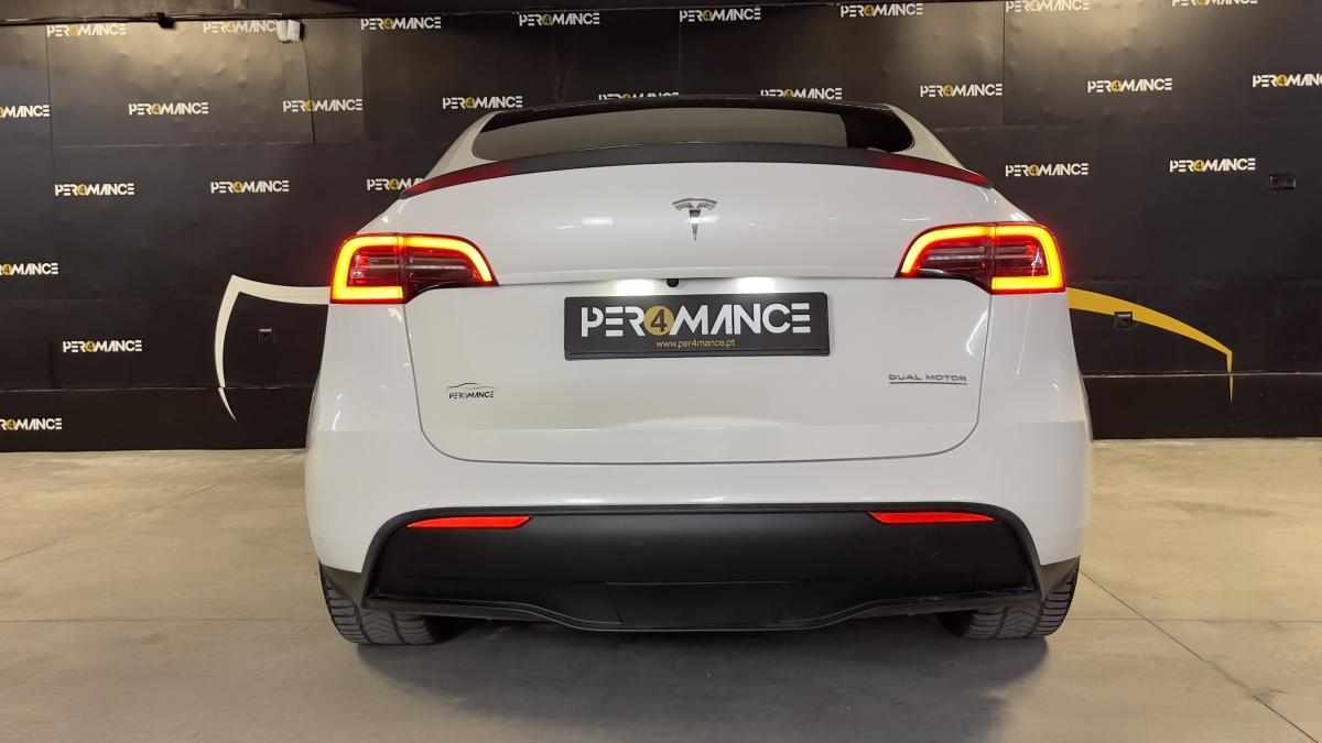 tesla-model-y-performance-2023-eletrico