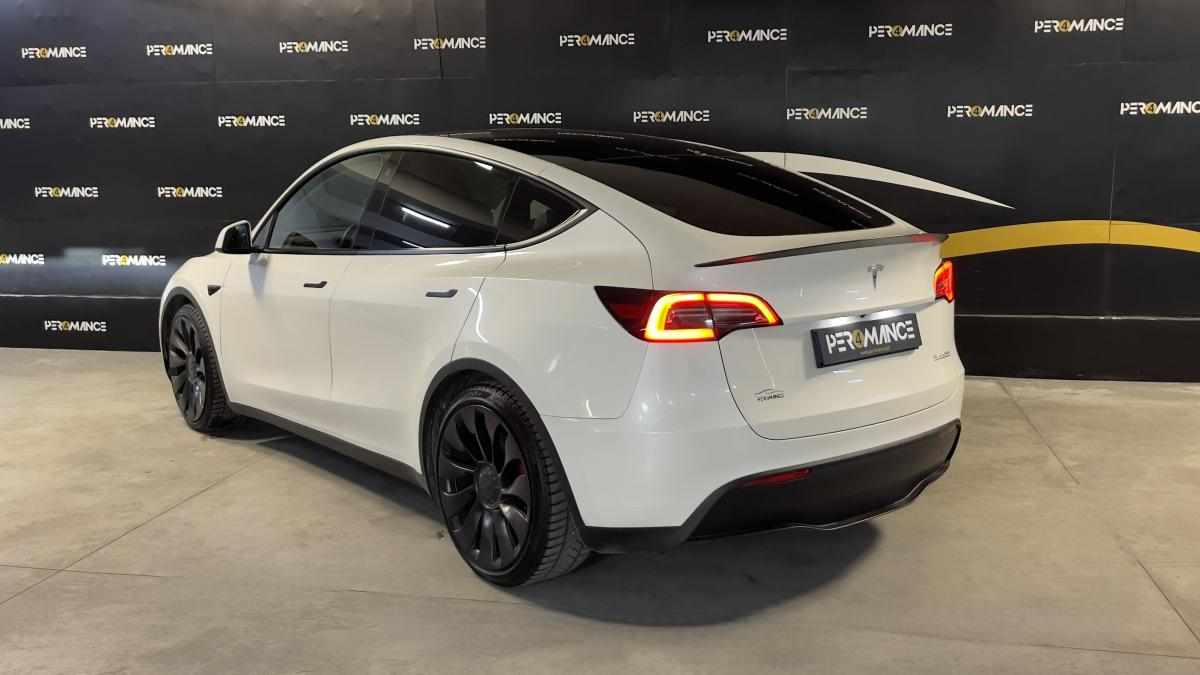 tesla-model-y-performance-2023-eletrico