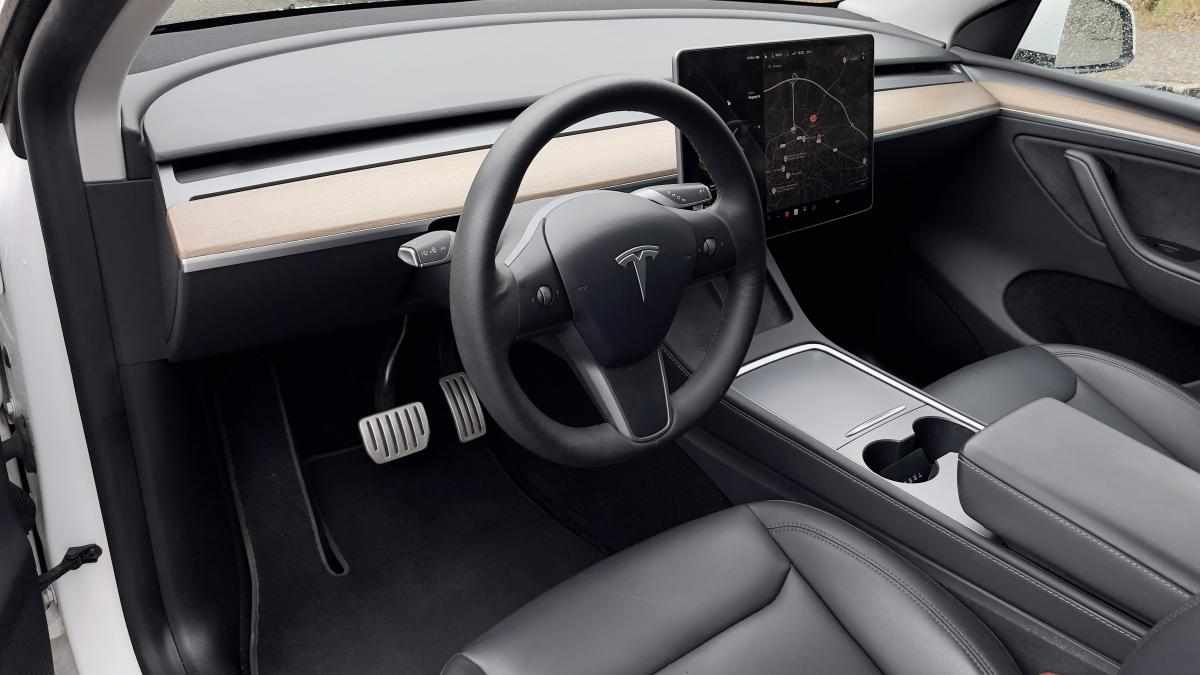 tesla-model-y-performance-2023-eletrico