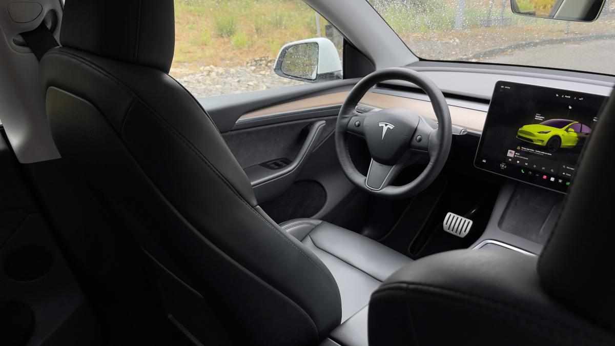 tesla-model-y-performance-2023-eletrico