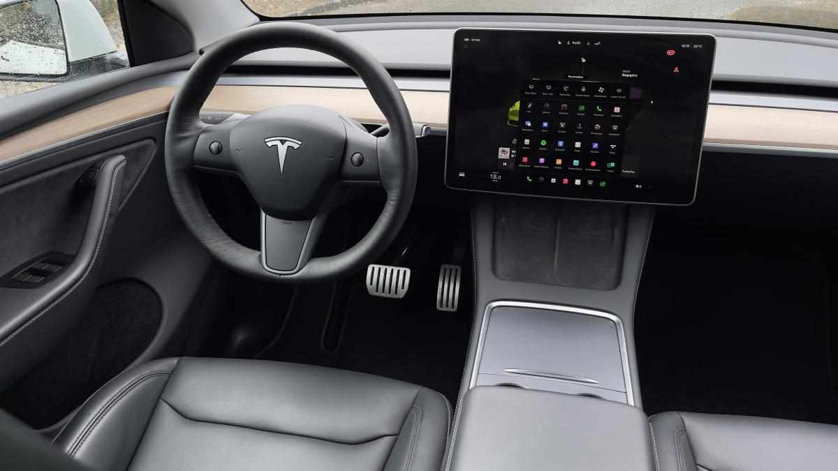 tesla-model-y-performance-2023-eletrico