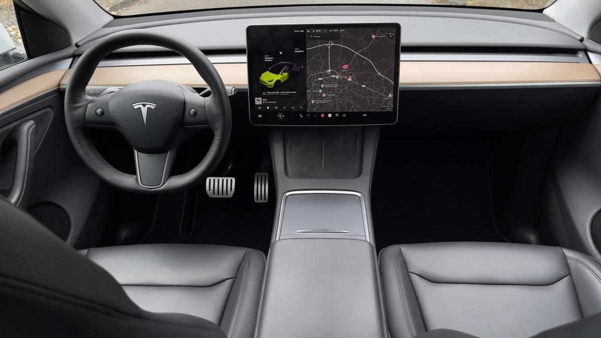tesla-model-y-performance-2023-eletrico