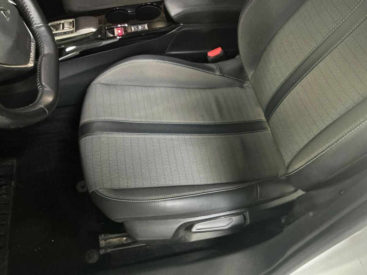 peugeot-2008-1-2-puretech-2022-gasolina-1199cc