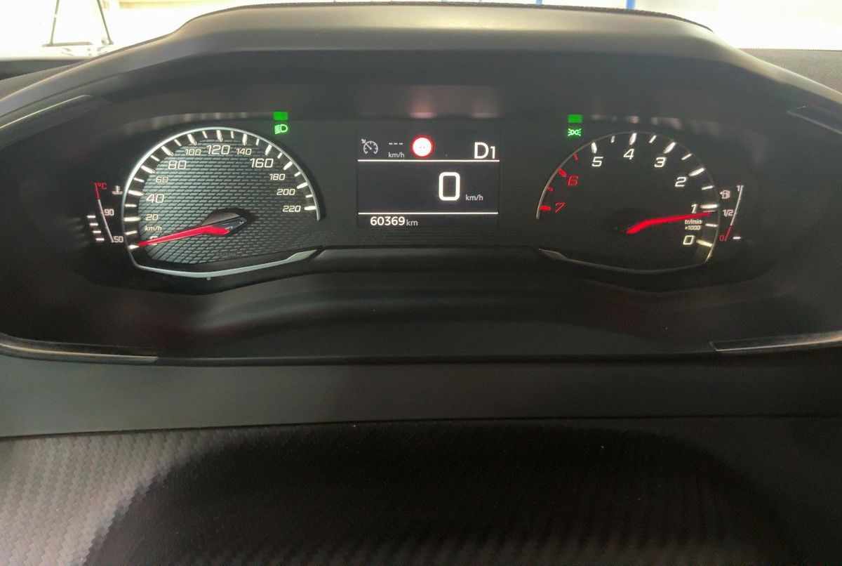 peugeot-2008-1-2-puretech-2022-gasolina-1199cc