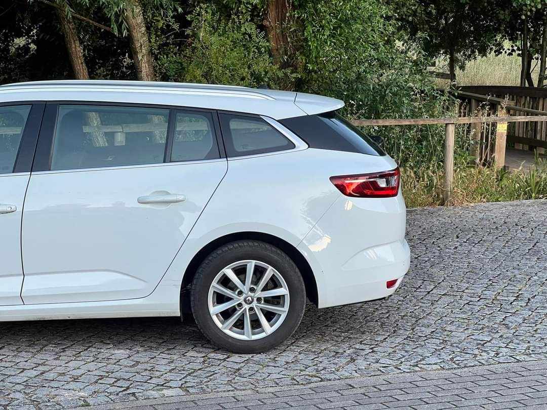 renault-megane-sport-tourer-2019-diesel-1461cc