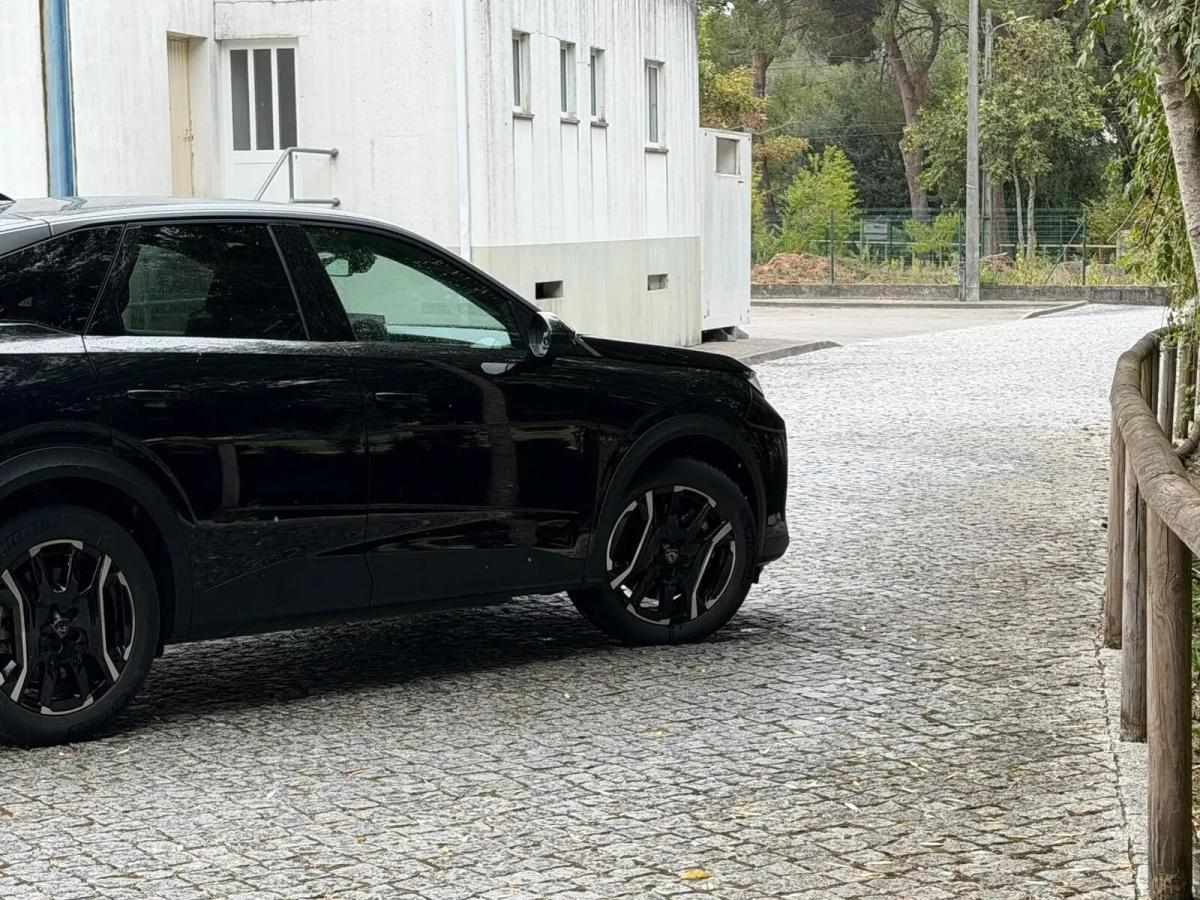 peugeot-e-3008-2025-eletrico-0cc