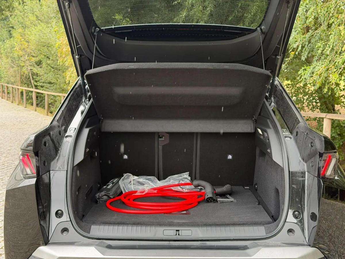 peugeot-e-3008-2025-eletrico-0cc