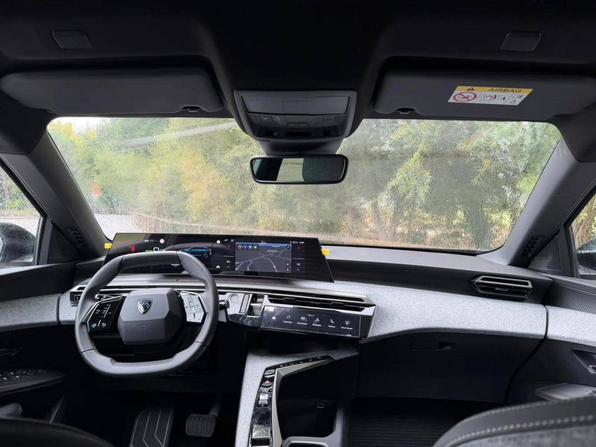 peugeot-e-3008-2025-eletrico-0cc