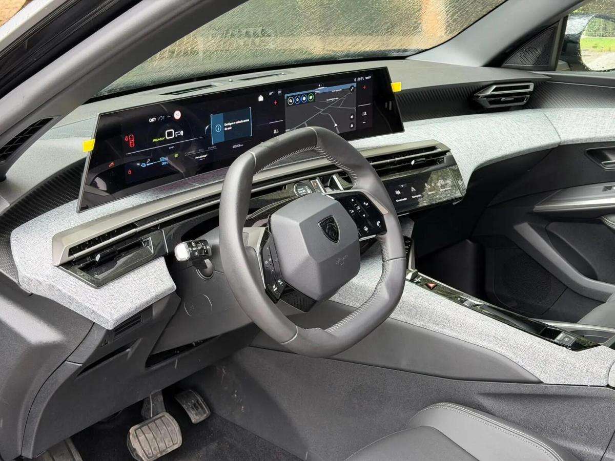 peugeot-e-3008-2025-eletrico-0cc