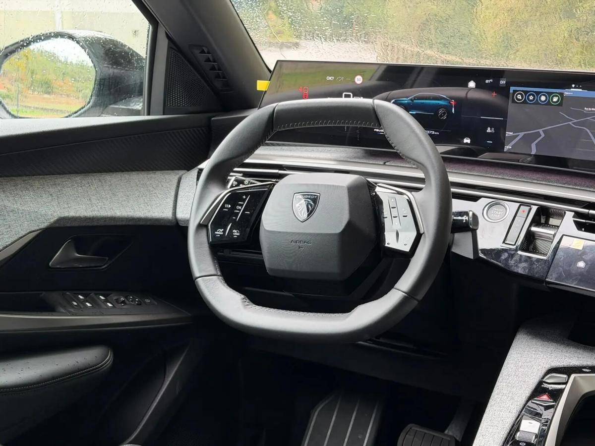 peugeot-e-3008-2025-eletrico-0cc