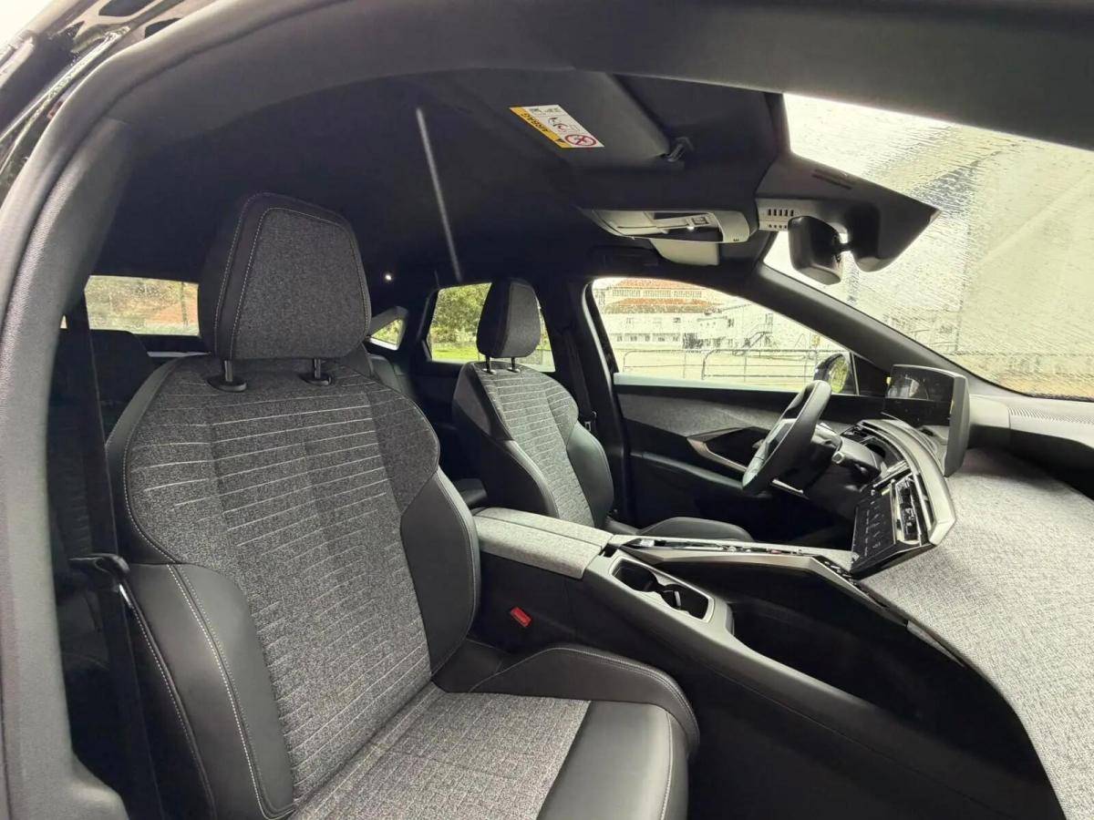 peugeot-e-3008-2025-eletrico-0cc