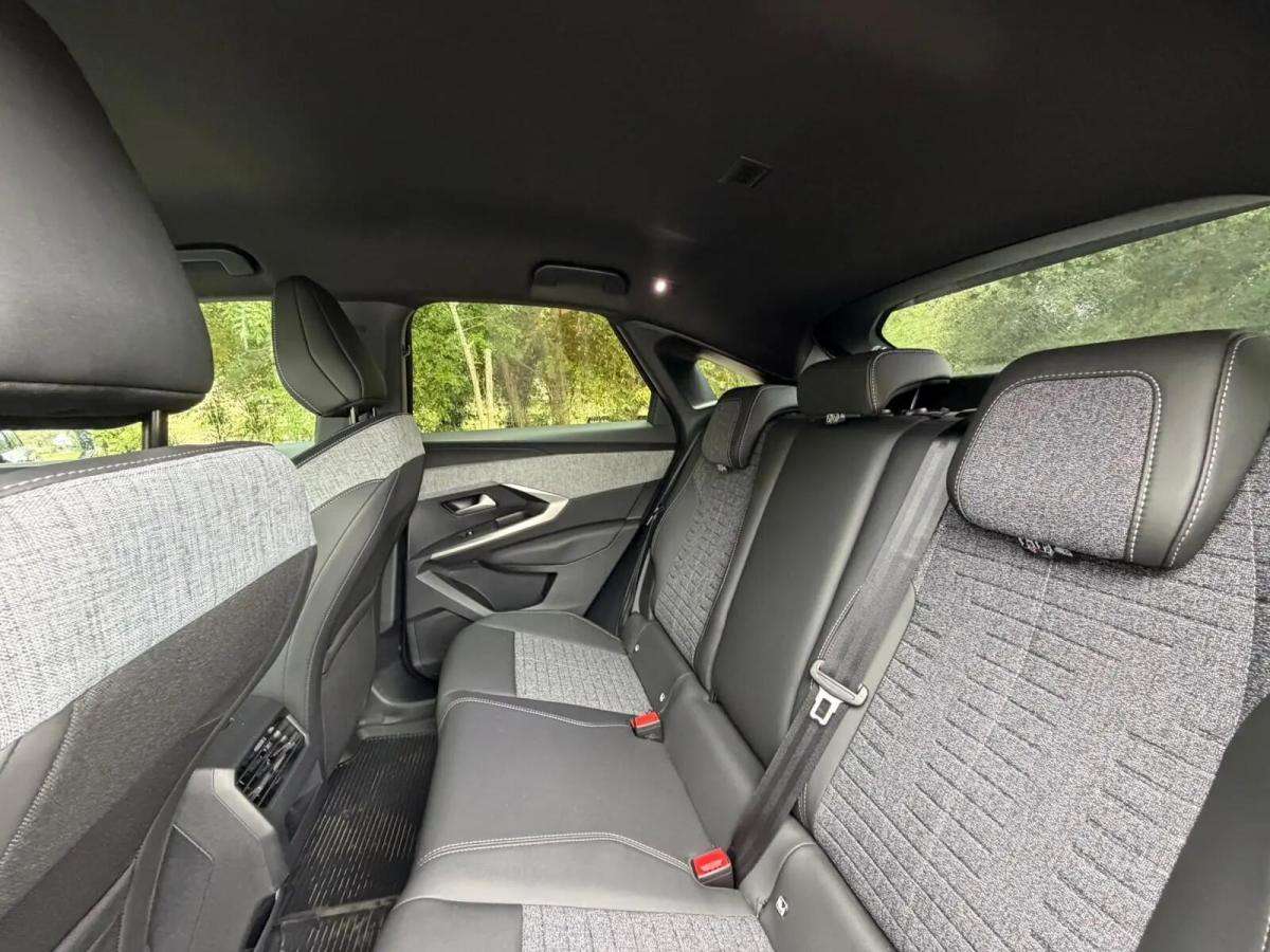 peugeot-e-3008-2025-eletrico-0cc