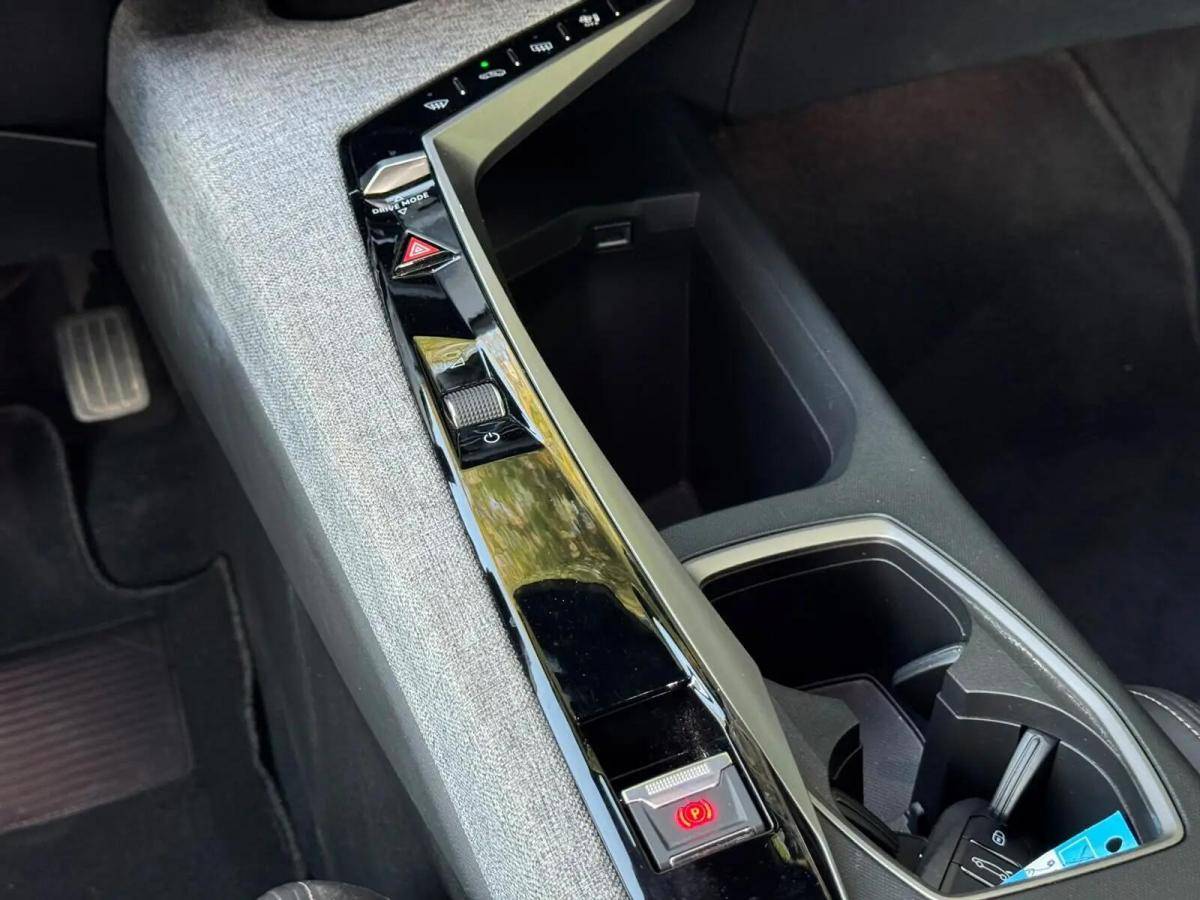 peugeot-3008-2025-gasolina-1199cc