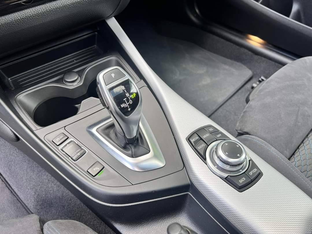 bmw-serie-1-2015-gasolina-2979cc