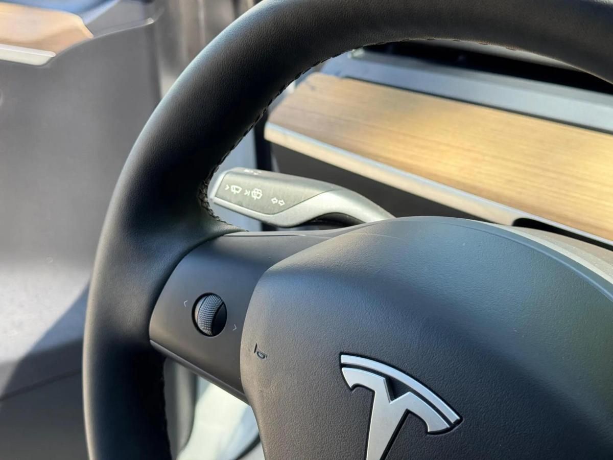 tesla-model-y-2022-eletrico-0cc