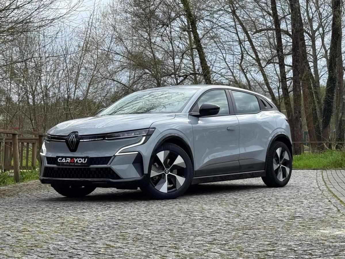 renault-megane-e-tech-2023-eletrico-0cc