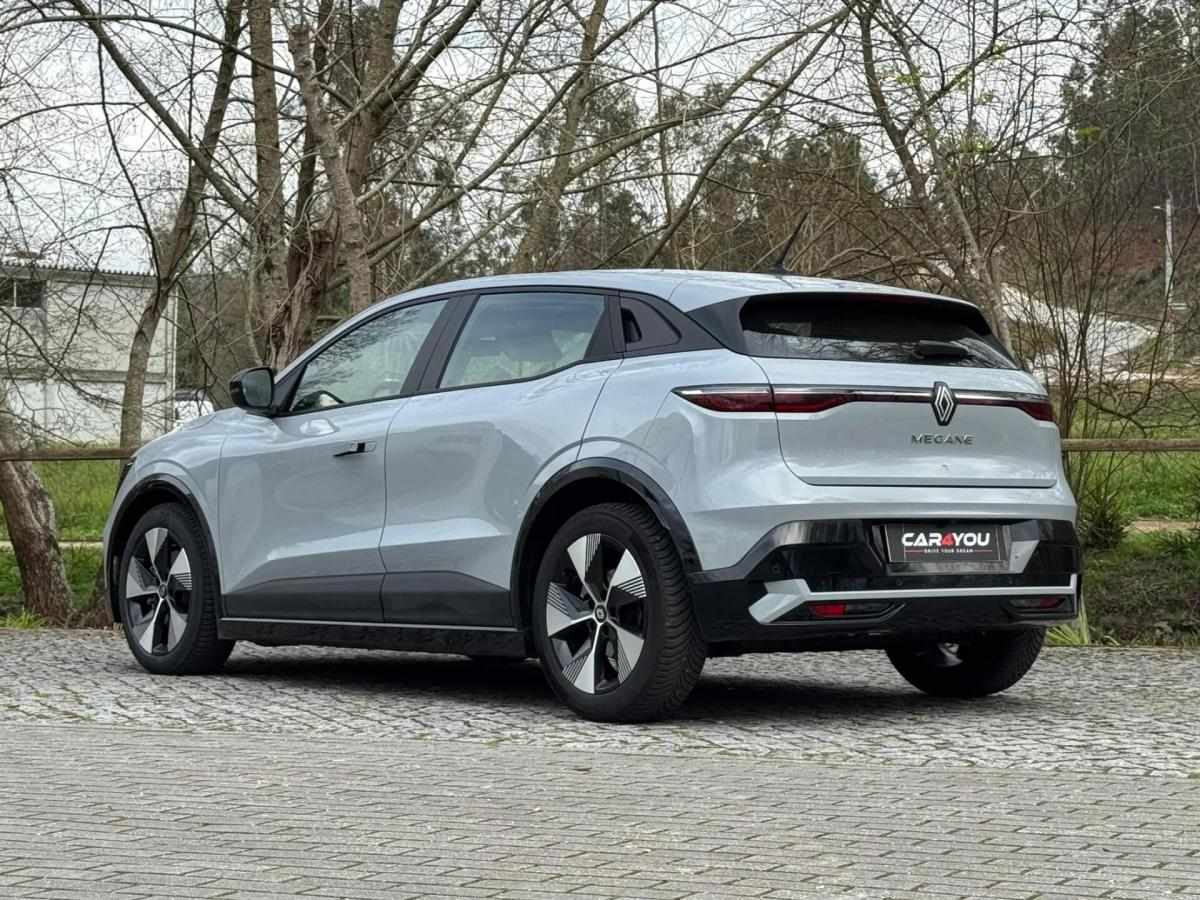 renault-megane-e-tech-2023-eletrico-0cc