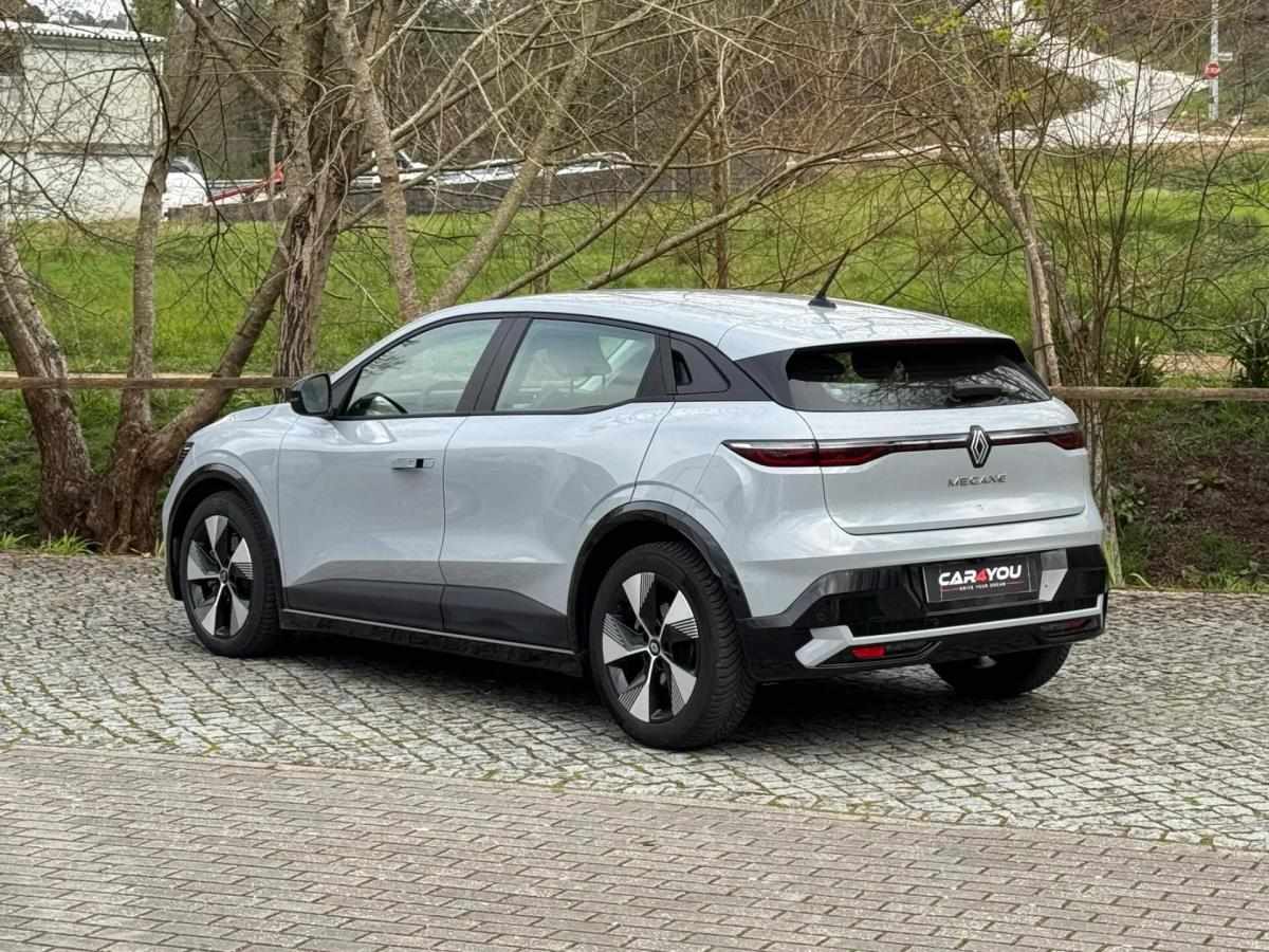 renault-megane-e-tech-2023-eletrico-0cc