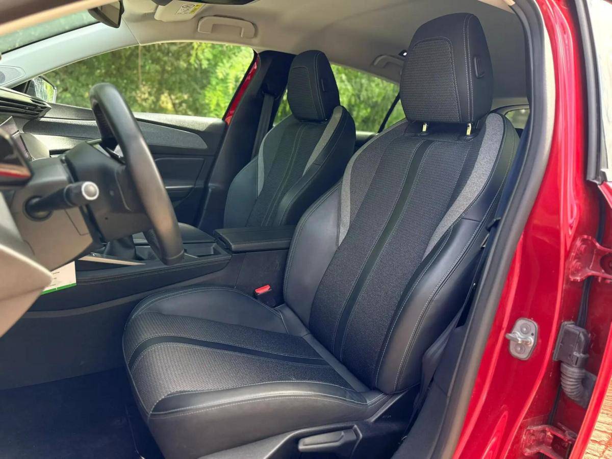 peugeot-308-2023-gasolina-1199cc