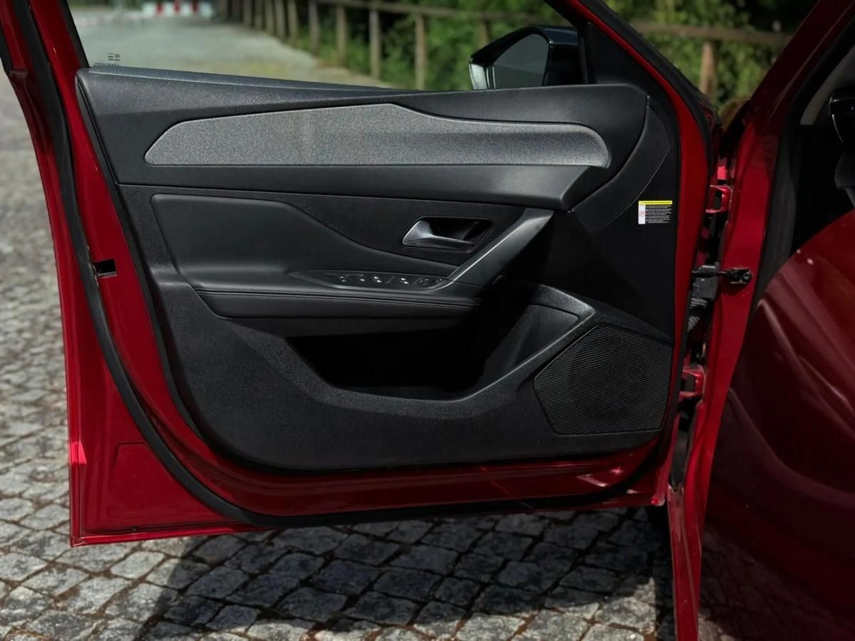 peugeot-308-2023-gasolina-1199cc