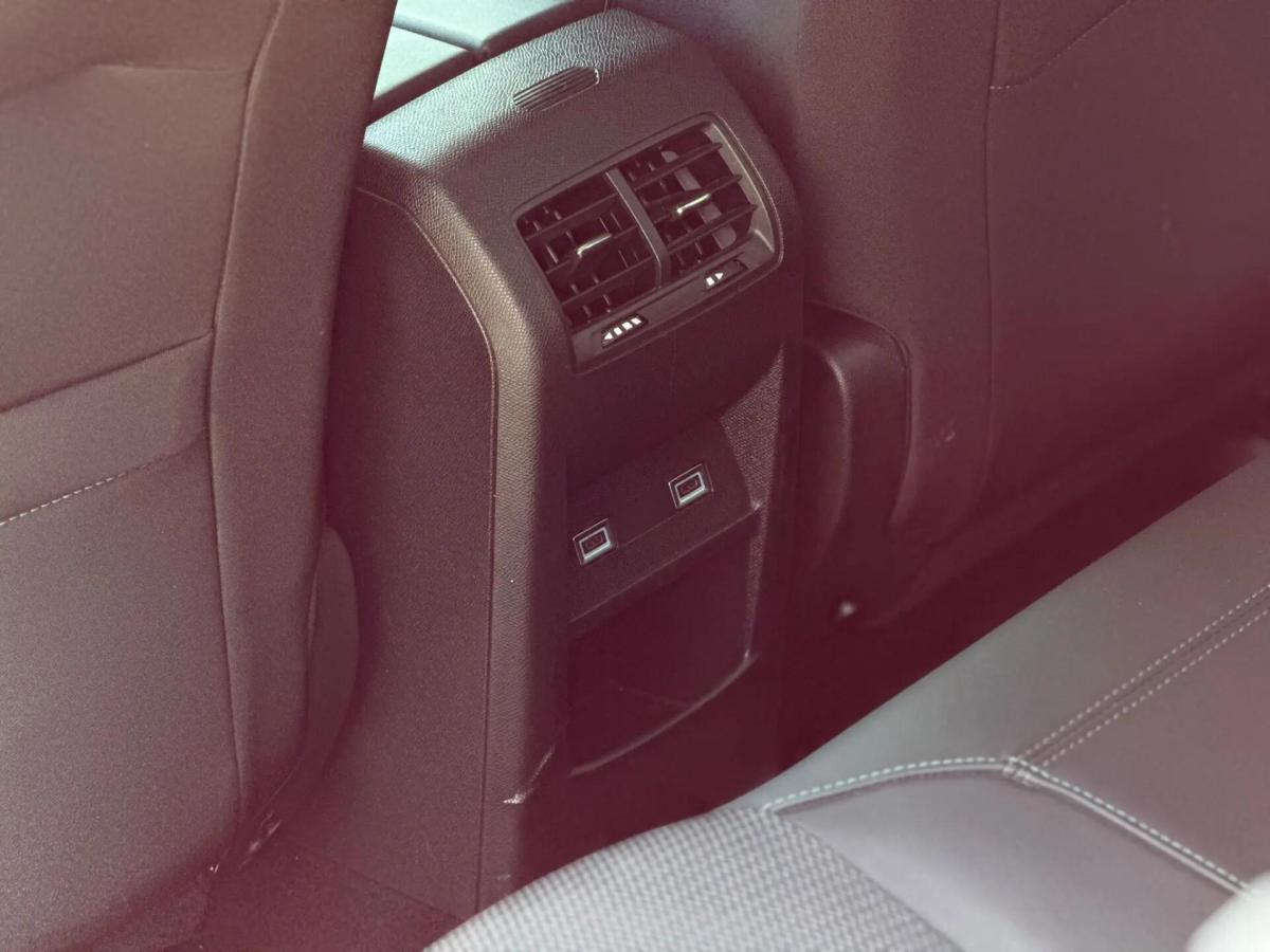 peugeot-308-2023-gasolina-1199cc