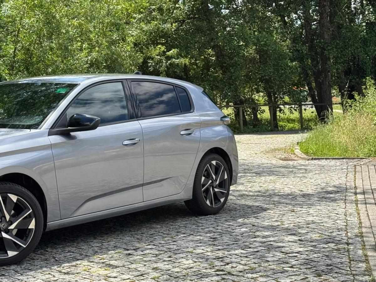 peugeot-308-2023-gasolina-1199cc