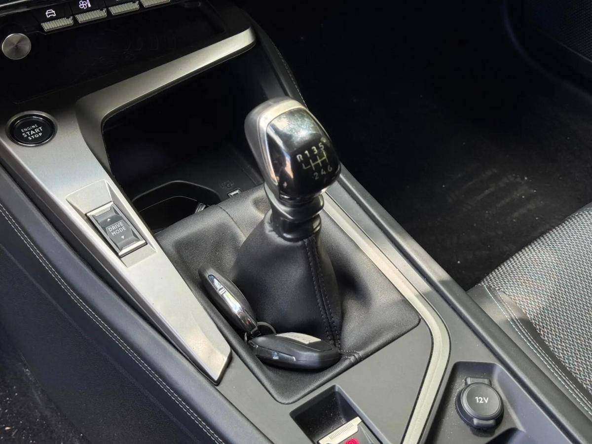 peugeot-308-2023-gasolina-1199cc