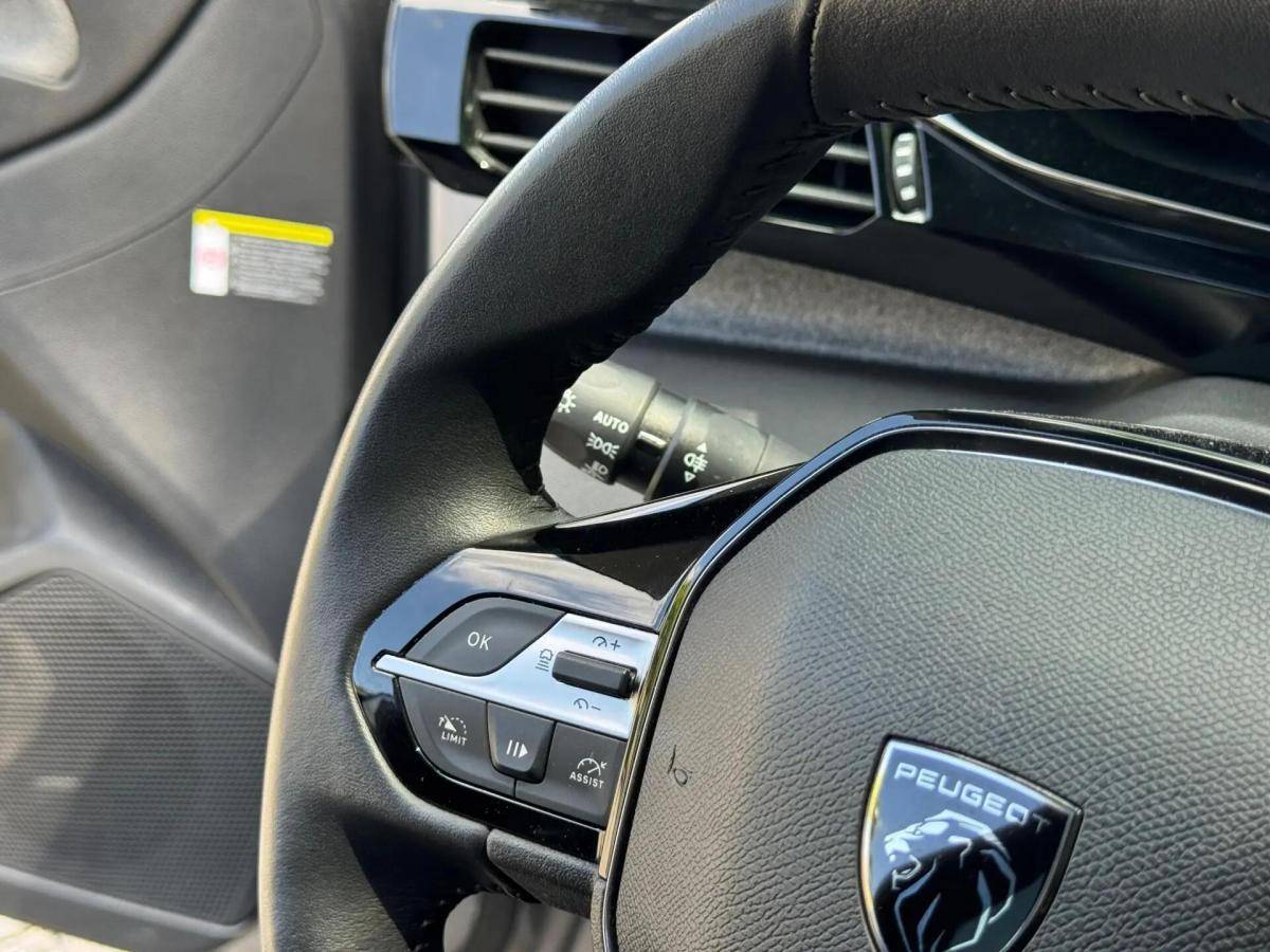peugeot-308-2023-gasolina-1199cc