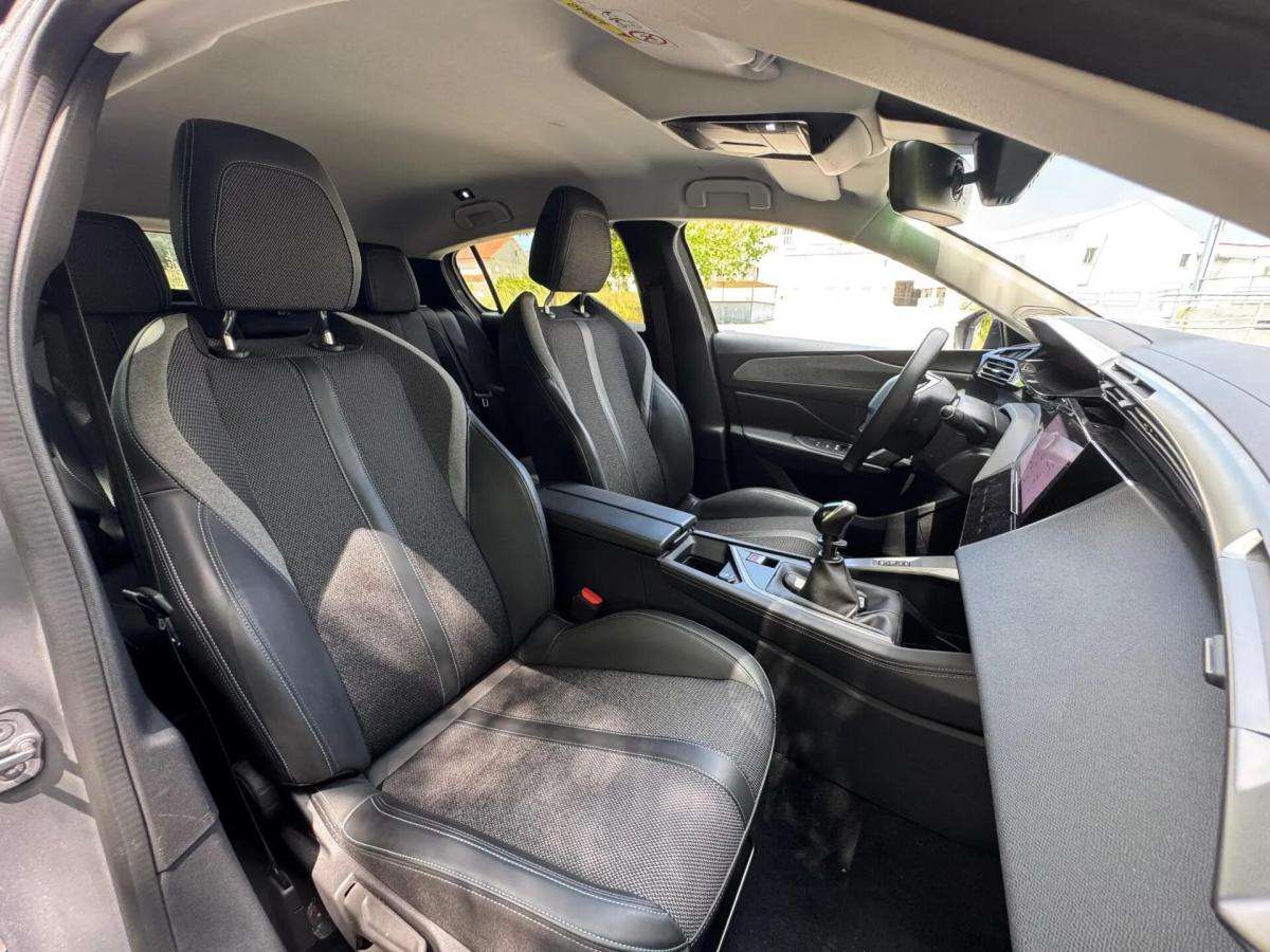 peugeot-308-2023-gasolina-1199cc
